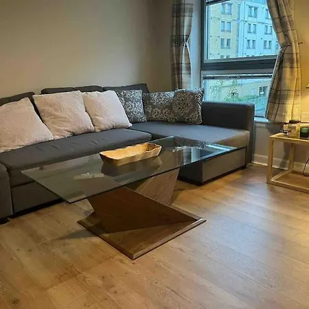 Modern 2 Bedrooms & Two Bathrooms Apartman