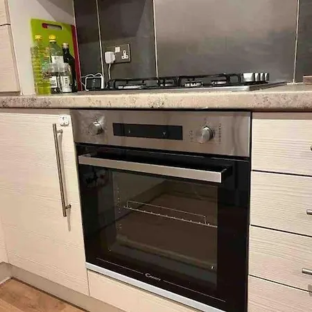 Modern 2 Bedrooms & Two Bathrooms Apartman Edinburgh