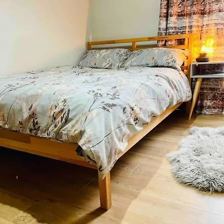 Modern 2 Bedrooms & Two Bathrooms * Edinburgh