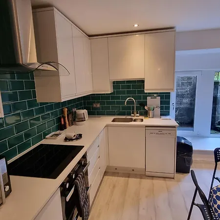 Apartamento A Unique Two Level Main Door Flat In Leith, 3 Bedrooms. Edimburgo