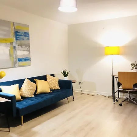 Spacious Centre Flat Free Parking& Superfast Wifi Appartement *