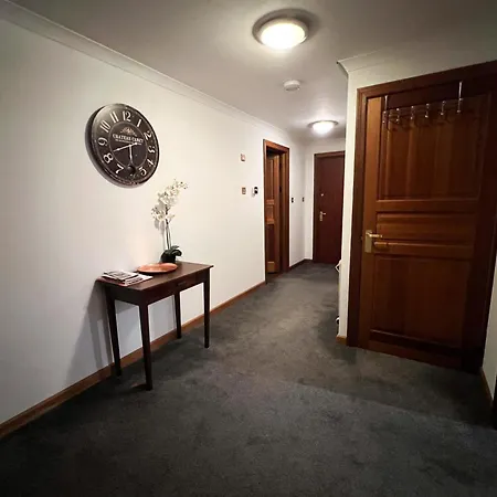 2br Flat Historic Centre Sleeps 5 *