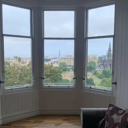 Modern Flat With Views By The Royal Mile Appartement Edinburgh