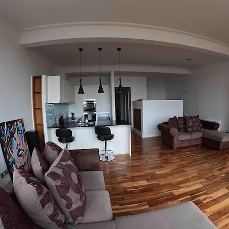 Modern Flat With Views By The Royal Mile 에든버러