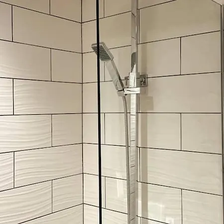 דירה Montgomery Lovely 3 Bedroom With Private Garden In Centre