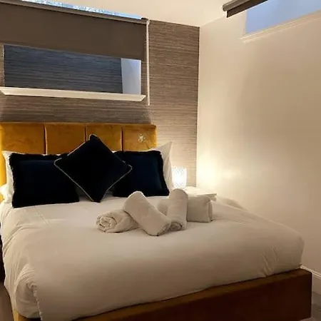 Montgomery Lovely 3 Bedroom With Private Garden In Centre エディンバラ