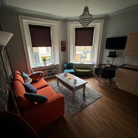 Two Bedroom With Free Side Street Parking 24