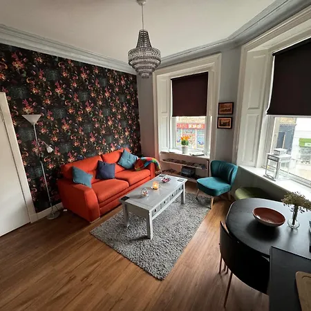 Two Bedroom With Free Side Street Parking 24 公寓