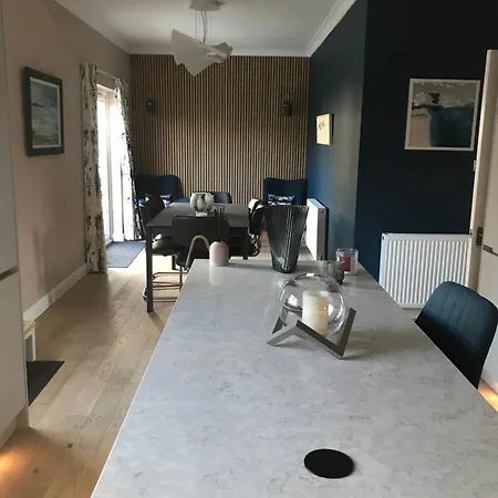 Nyaraló Ultra Stylish Furnished In Edinburgh