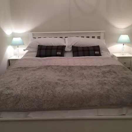 2 Douglas Crescent Bed & Breakfast *