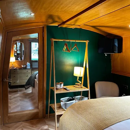 - Houseboats 4* Edinburgh