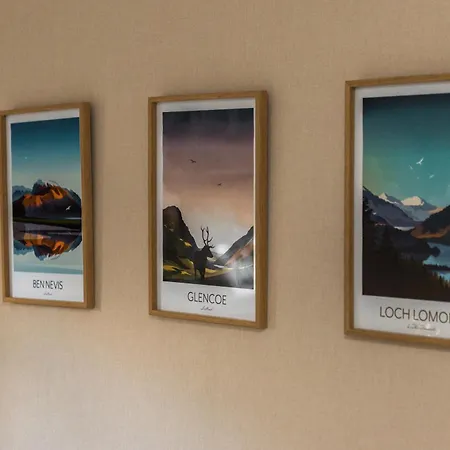 Cosy Roseburn Apartment, - 2 Bedrooms, Free Parking *