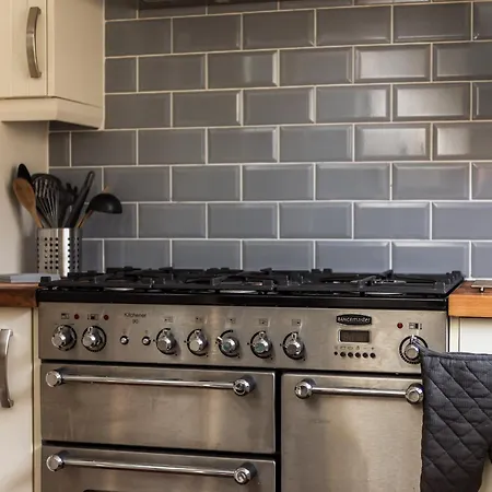 Cosy Roseburn Apartment, - 2 Bedrooms, Free Parking Apartmán *