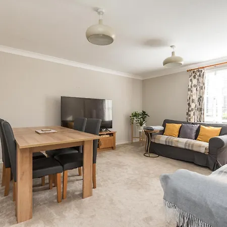 Cosy Roseburn Apartment, - 2 Bedrooms, Free Parking Apartmán Edinburgh