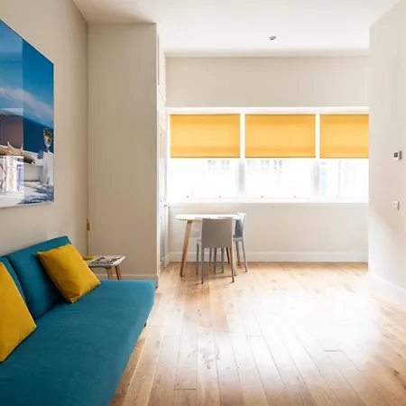 Artist's In Stockbridge アパート エディンバラ