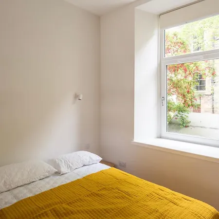 Artist's In Stockbridge *