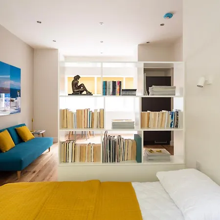 Artist's In Stockbridge *