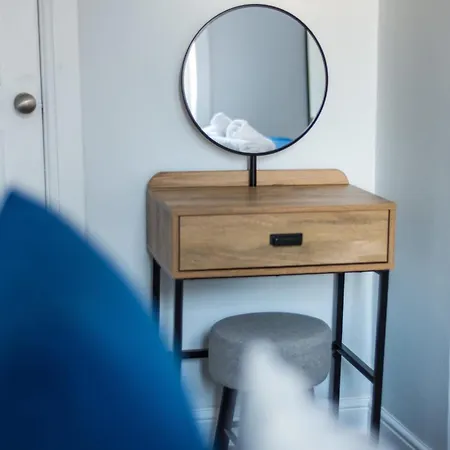 Quiet, 2 Bedroom Royal Mile Gem * Edinburgh