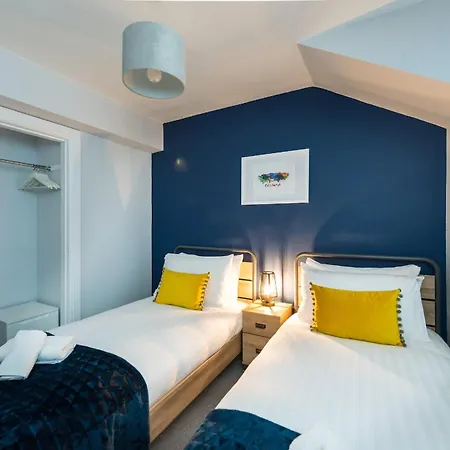 Апартаменты Quiet, 2 Bedroom Royal Mile Gem *