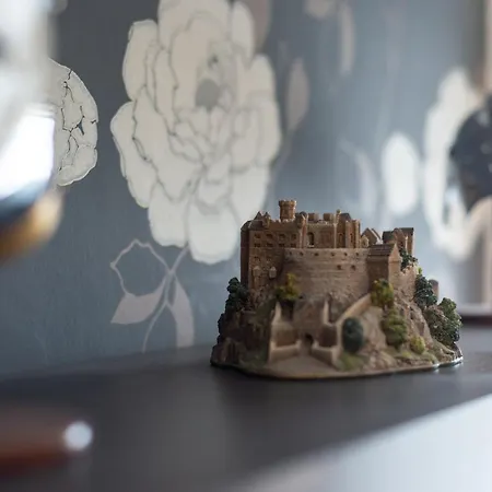 Charming Grassmarket 1 Bed Castle Pad