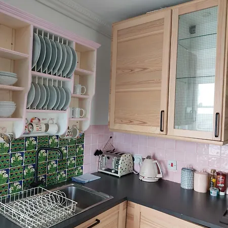 Portobello Charming Seaside 3-br Apartment