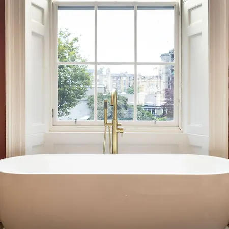 Dragon Luxury Serviced At Walker Street *