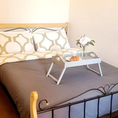 Comfy 2 Bedroom Flat Near City Center * Edinburg