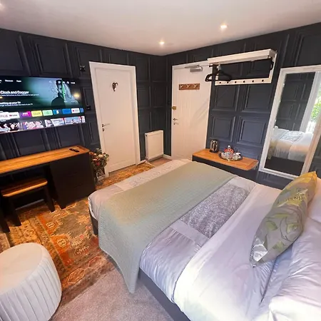 Rosehall Guest house 3*