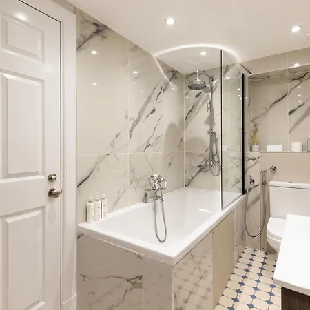 Righ - Luxurious Centre Three Bedroom Edinburgh