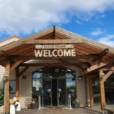 Belfry 2 - Luxury Spacious Family Caravan *