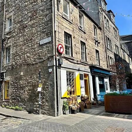 Centre Hidden Hideout For 2 Apartment