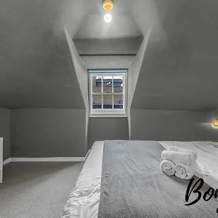 Lägenhet Voltaire - New Town 3br-2ba, Castle Street By Bonjour Residences Edinburg