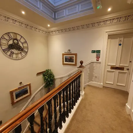 Guest house 18 Craigmillar Park