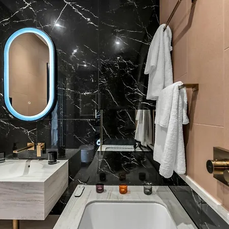 Roomzzz 4* Edinburgh