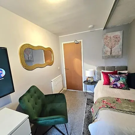 Lovely 3 Bedroom By Sensational Short Lets & Service With 6 Beds Édimbourg