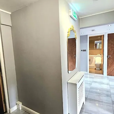 Lovely 3 Bedroom By Sensational Short Lets & Service With 6 Beds Edimburgo