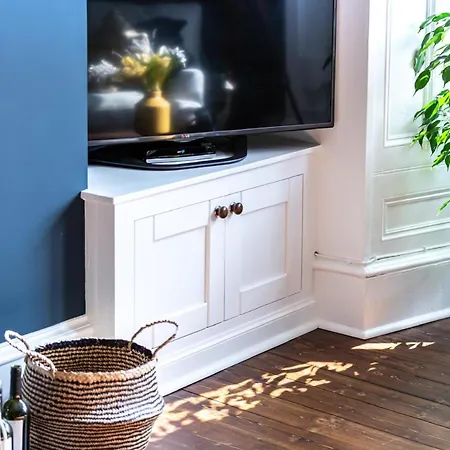 Montgomery Large 2 Bedroom Flat - 5 Mins Walk To Centre 公寓 *