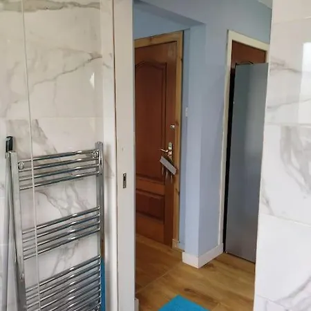 Homestay szállás Double Ensuite Room, 1-minute Walk To Bus Stop Edinburgh