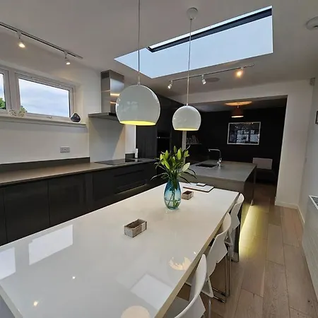 Kaimes Kip: Stylish Five Bedroom