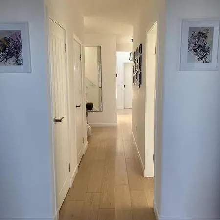 Kaimes Kip: Stylish Five Bedroom