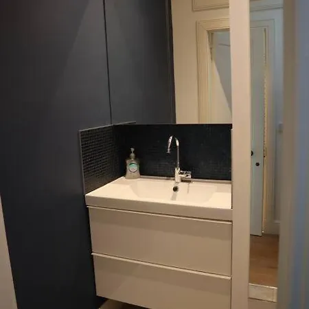 Stylish Victorian For Two In * Edinburg