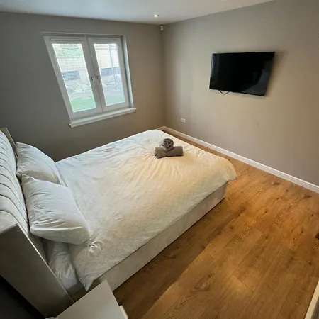 Ivi Granton Harbour * Edinburgh