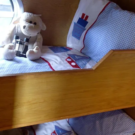 Botel - Houseboats Edinburgh