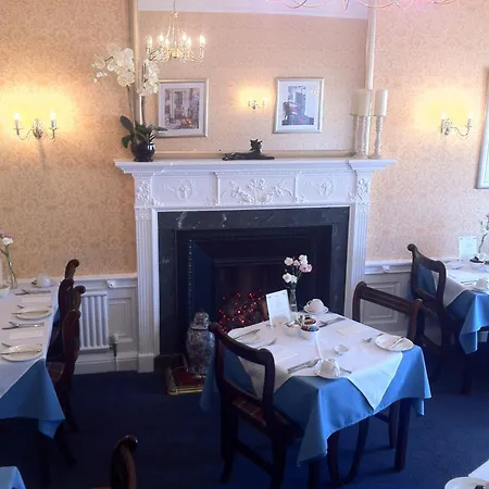 ゲストハウス エルダー ヨーク 3*