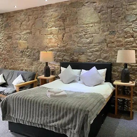 Royal Mile By The Castle Edinburgh