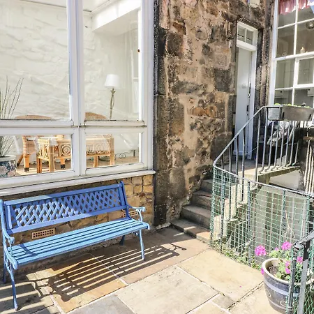 3 Lynedoch Place