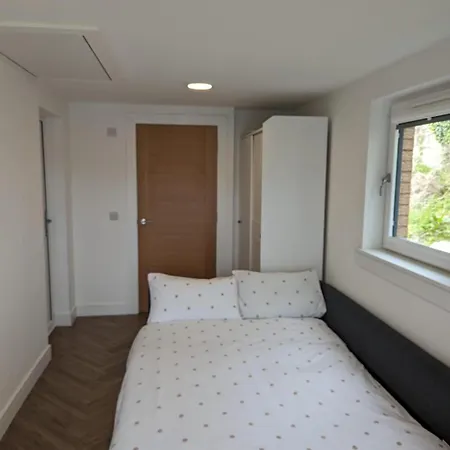 Quarto em Acomodações Particulares En-suite Double With Private Entrance