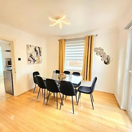 3 Bed House With 6 Beds By Sensational Edimburgo