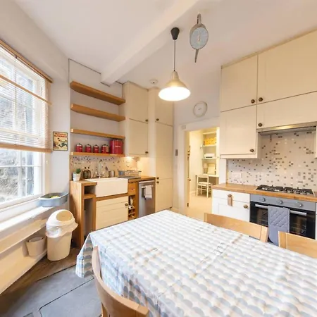 Beautiful 1 Bedroom Flat In Vibrant Stockbridge شقة إدنبرة