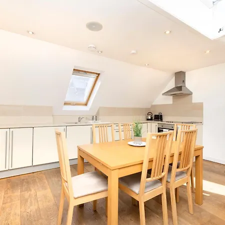 Joivy Chic 2-br Flats Near Castle Appartement Édimbourg